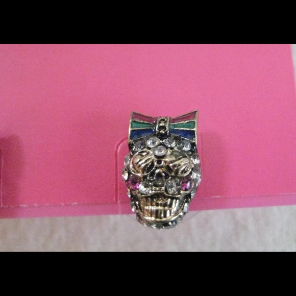 Betsey Johnson Bow Wearing Skull Stud Earrings - Picture 5 of 6